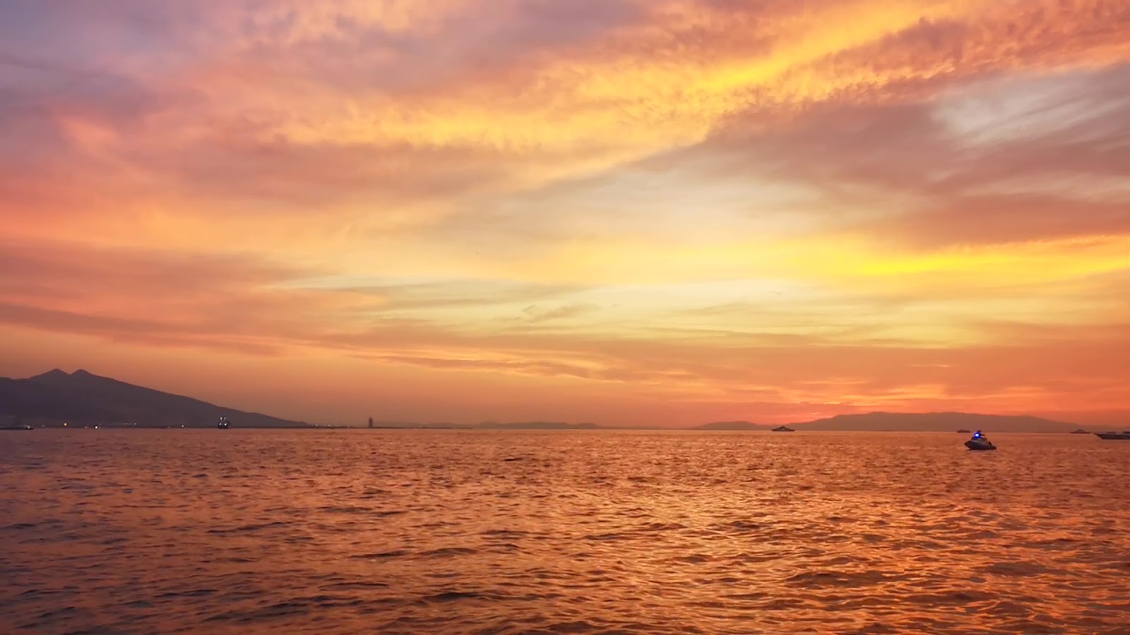 Alsancak Gündoğdu Meydanı photo 4