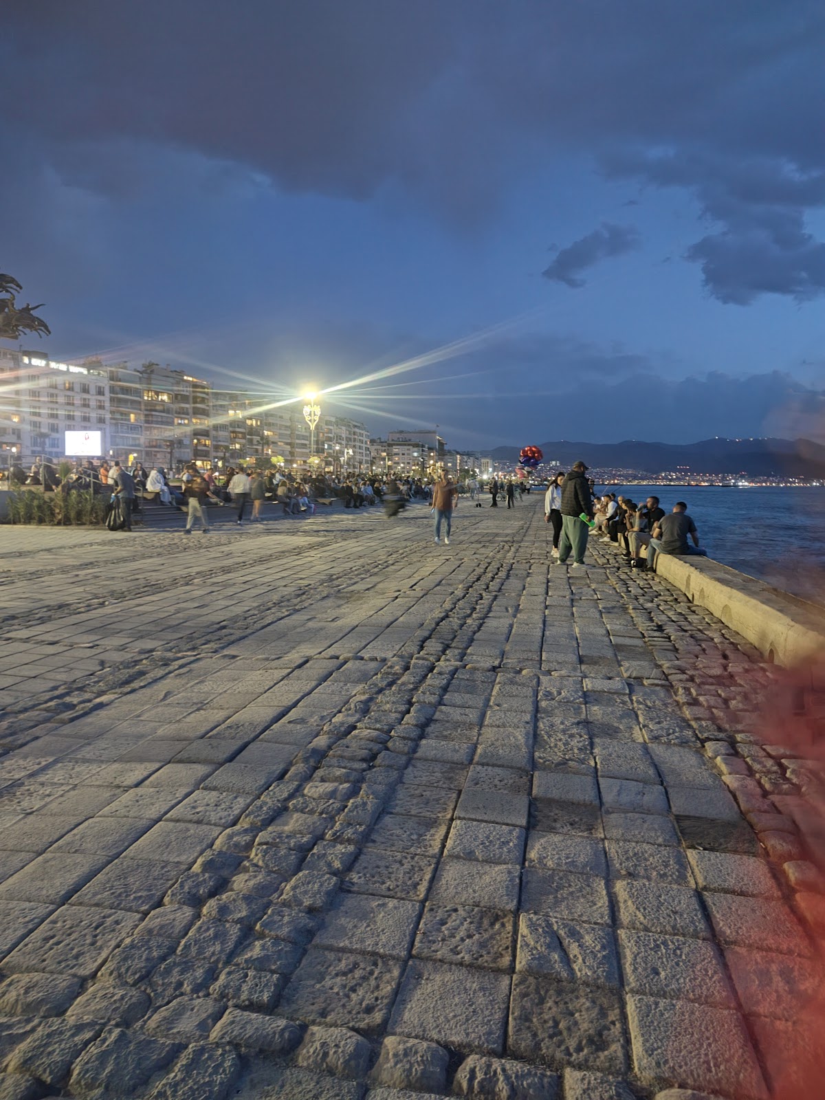Alsancak Gündoğdu Meydanı photo 6