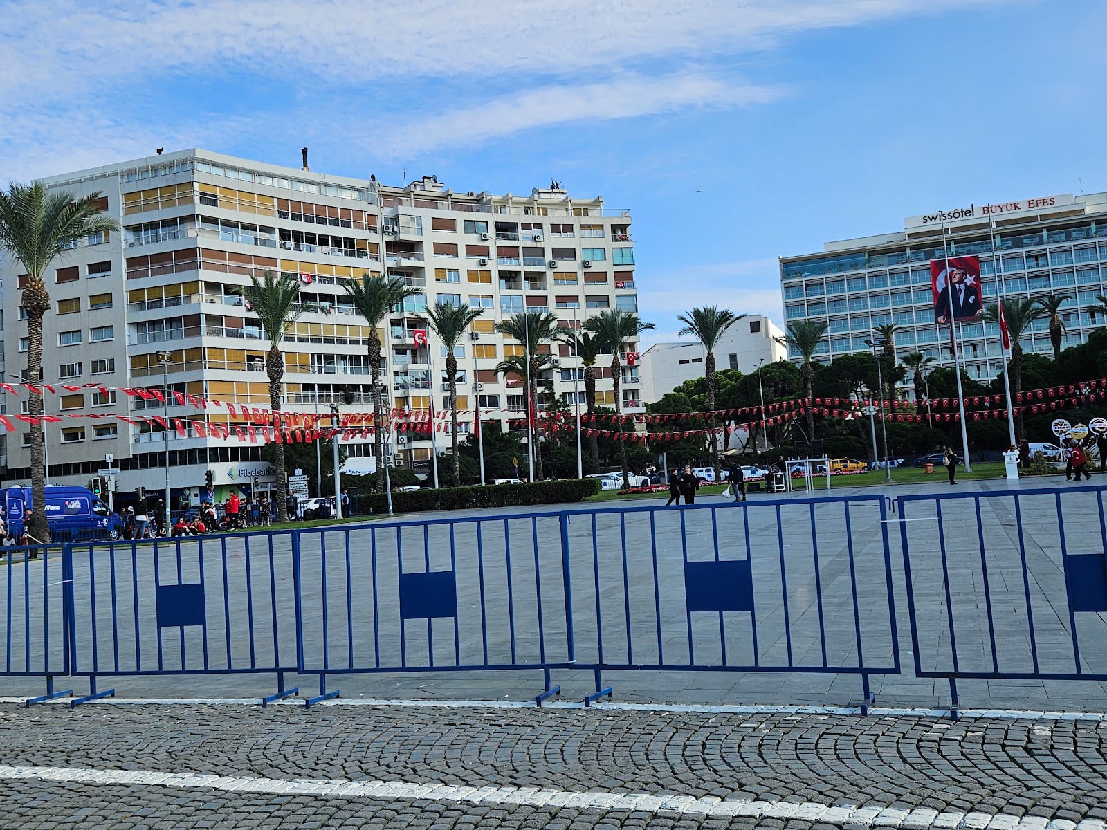 Cumhuriyet Meydanı photo 2