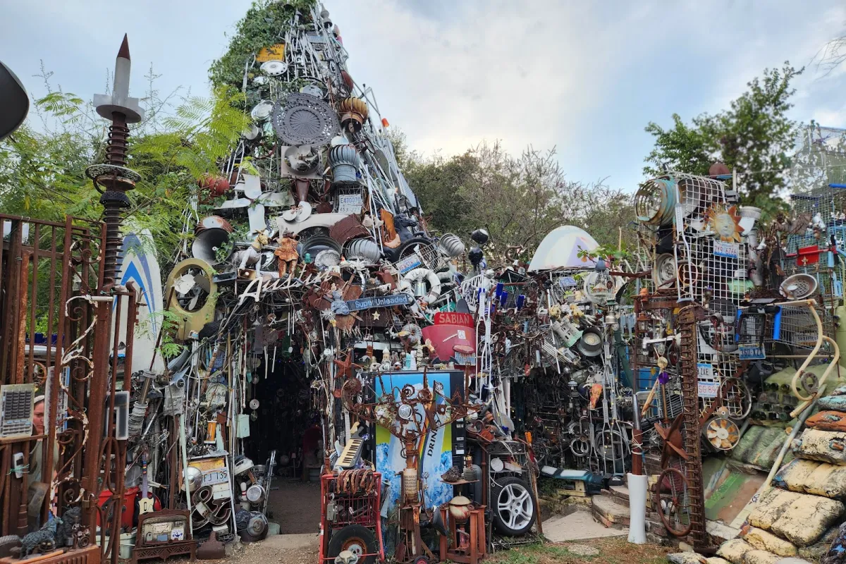 Cathedral of Junk photo 1