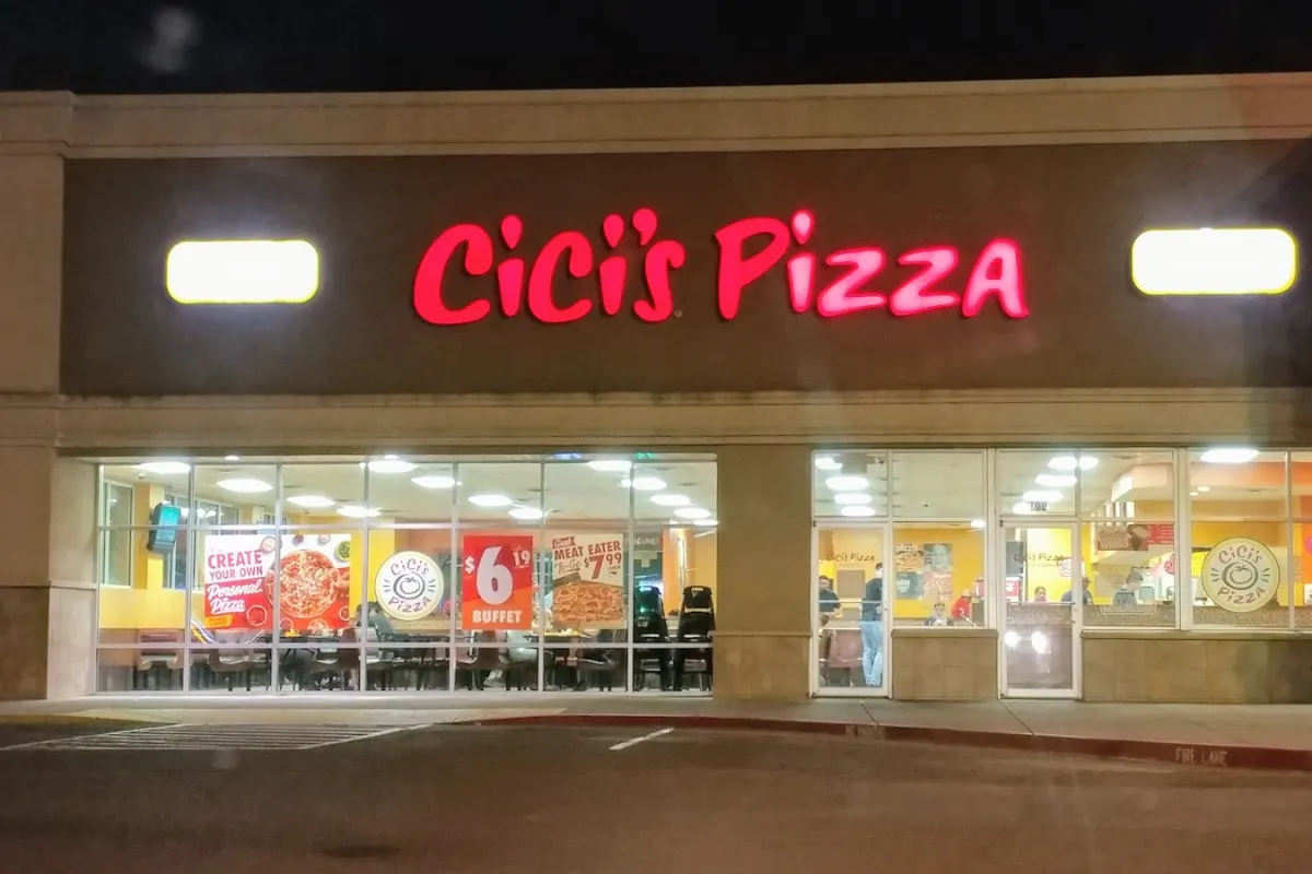Cicis Pizza photo 1