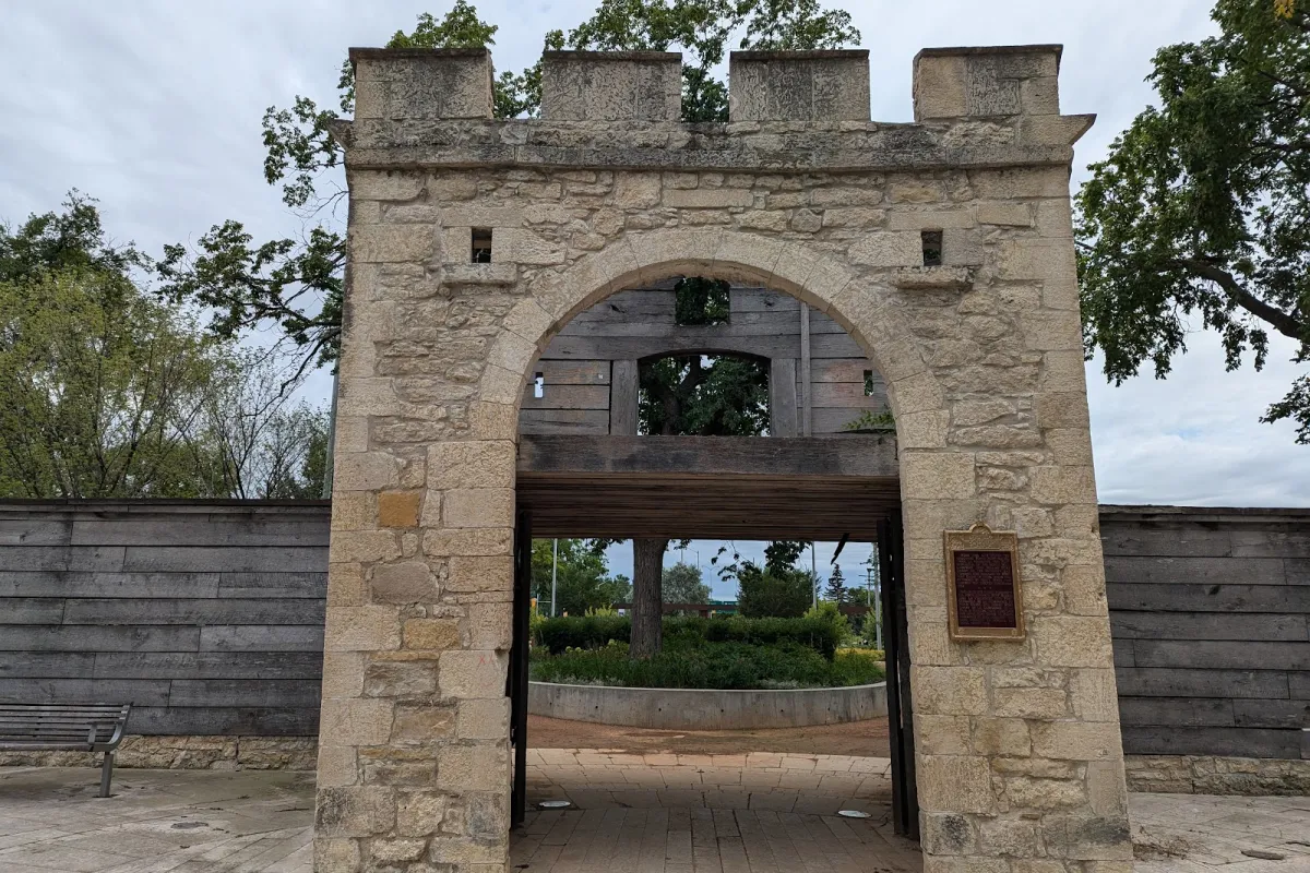 Upper Fort Garry photo 1