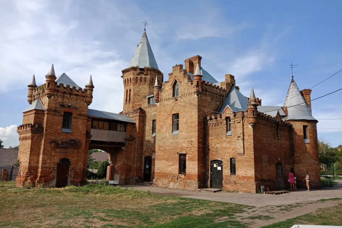 Popov castle photo 1