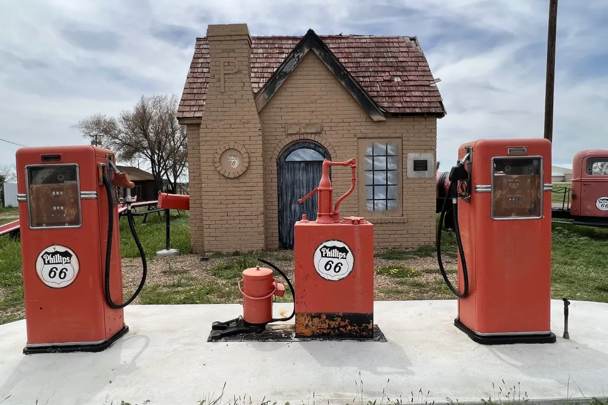 Restored 1929 Route 66 Gas Station photo 1