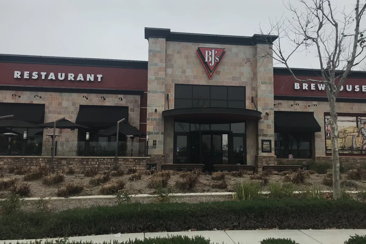 BJ's Restaurant & Brewhouse photo 1