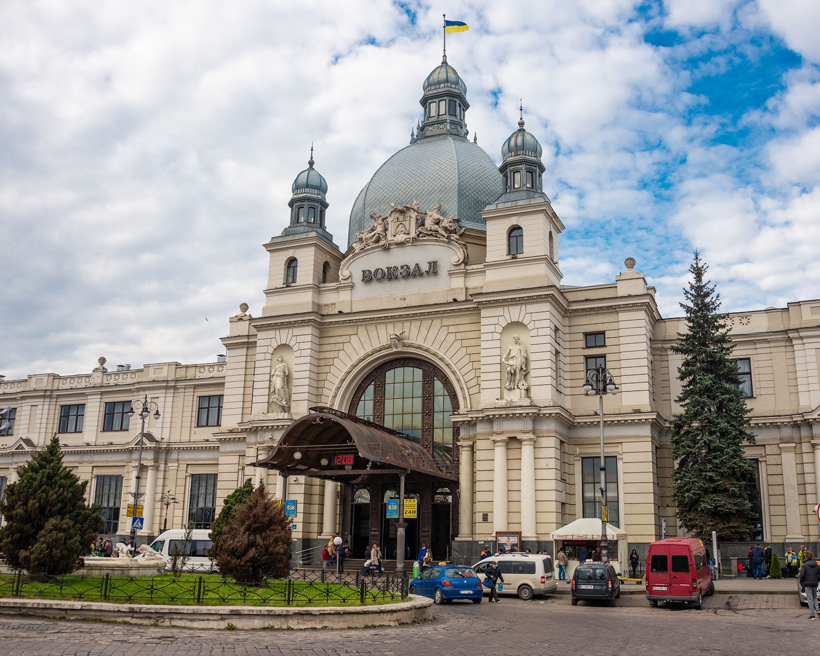 Lviv Train photo 2