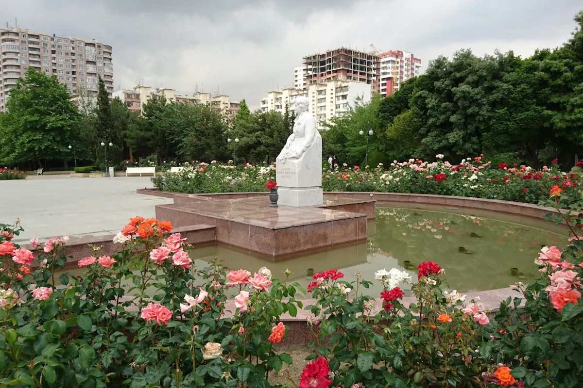Zərifə Əliyeva adına park photo 1