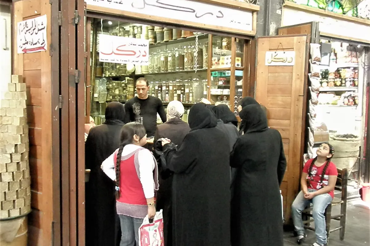 Al Buzuriyah Souq photo 1