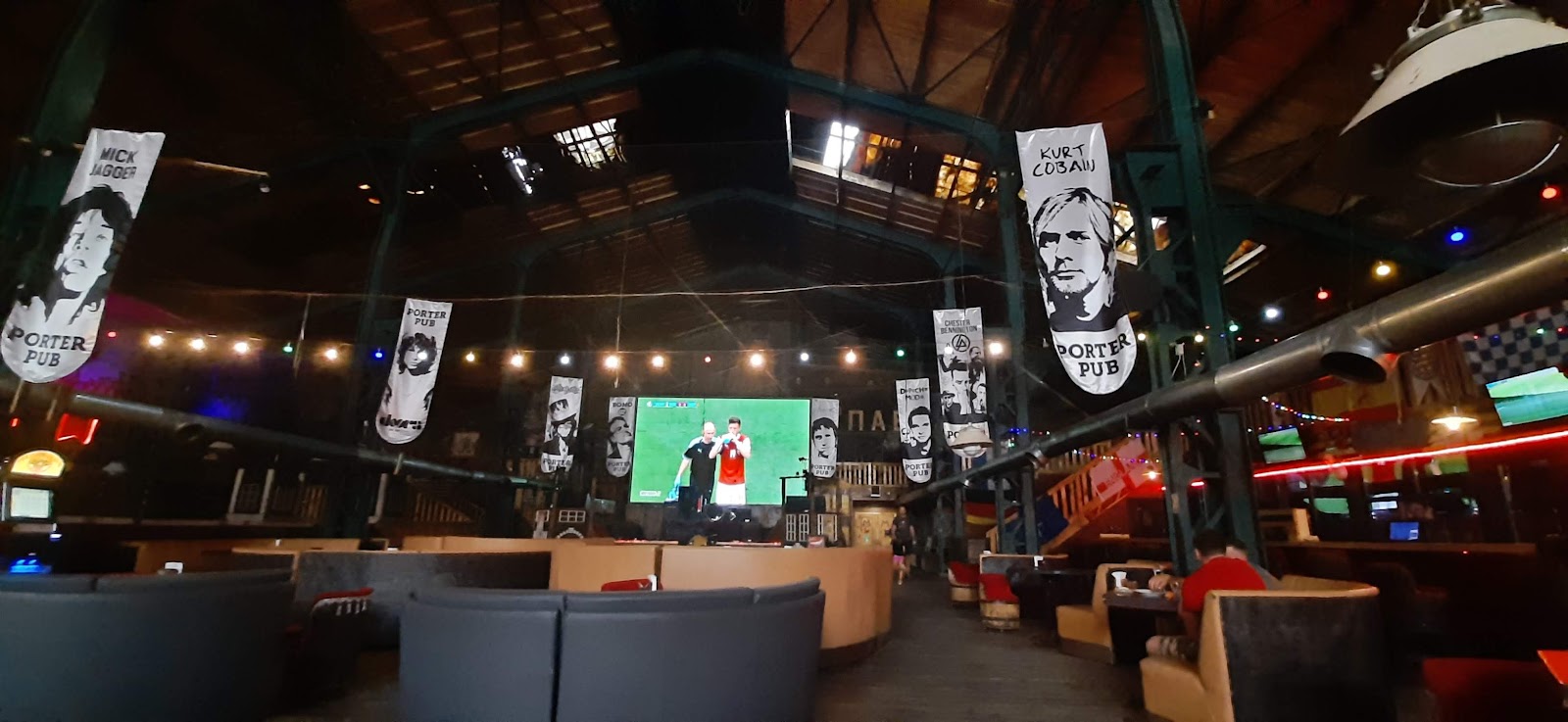 Porter Brew Pub на Жилянській-2500 метрів залу з великим екраном 6*6метрів! photo 3