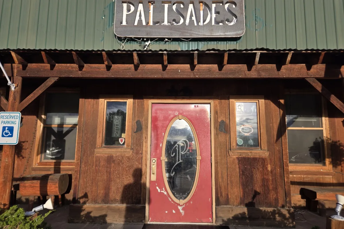 Palisades Restaurant photo 1