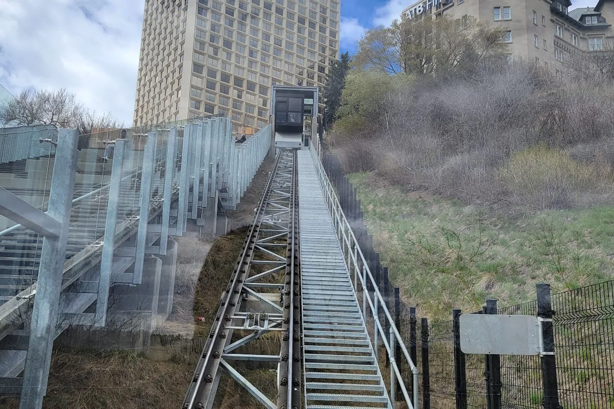 100 Street Funicular photo 1