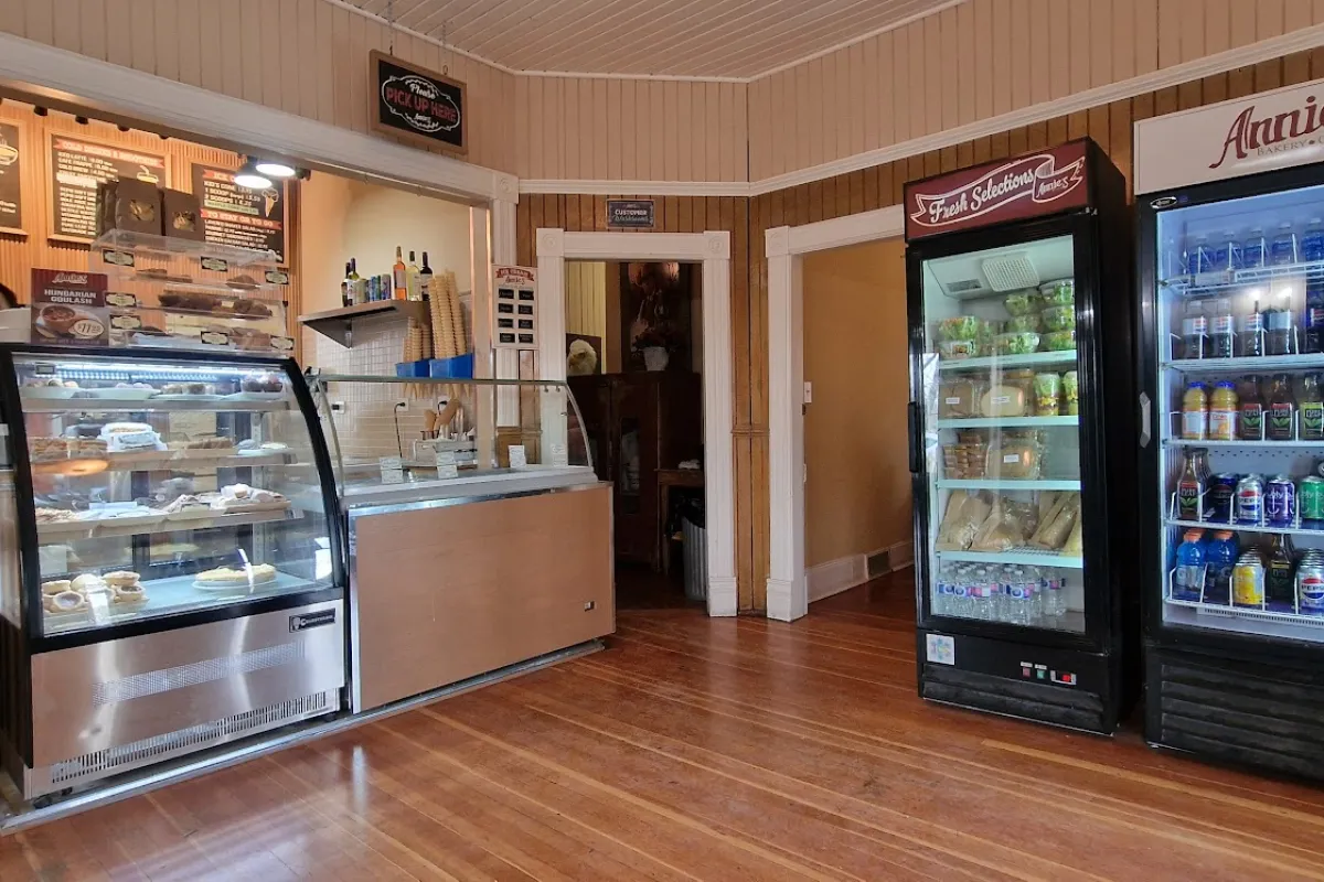 Annie's Café photo 1