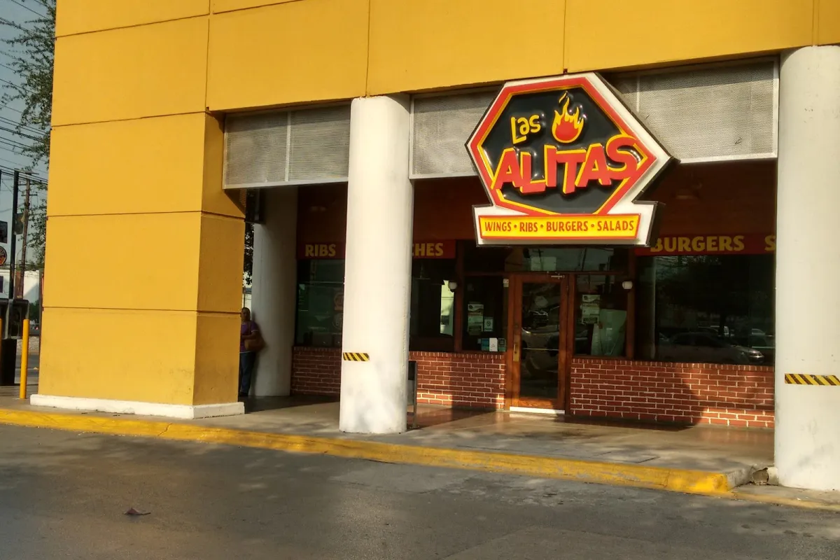Las Alitas Plaza Real photo 1