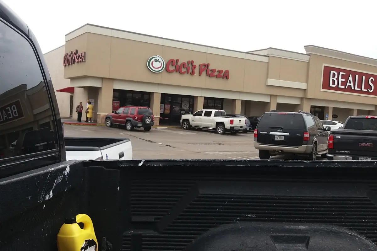 Cicis Pizza photo 1