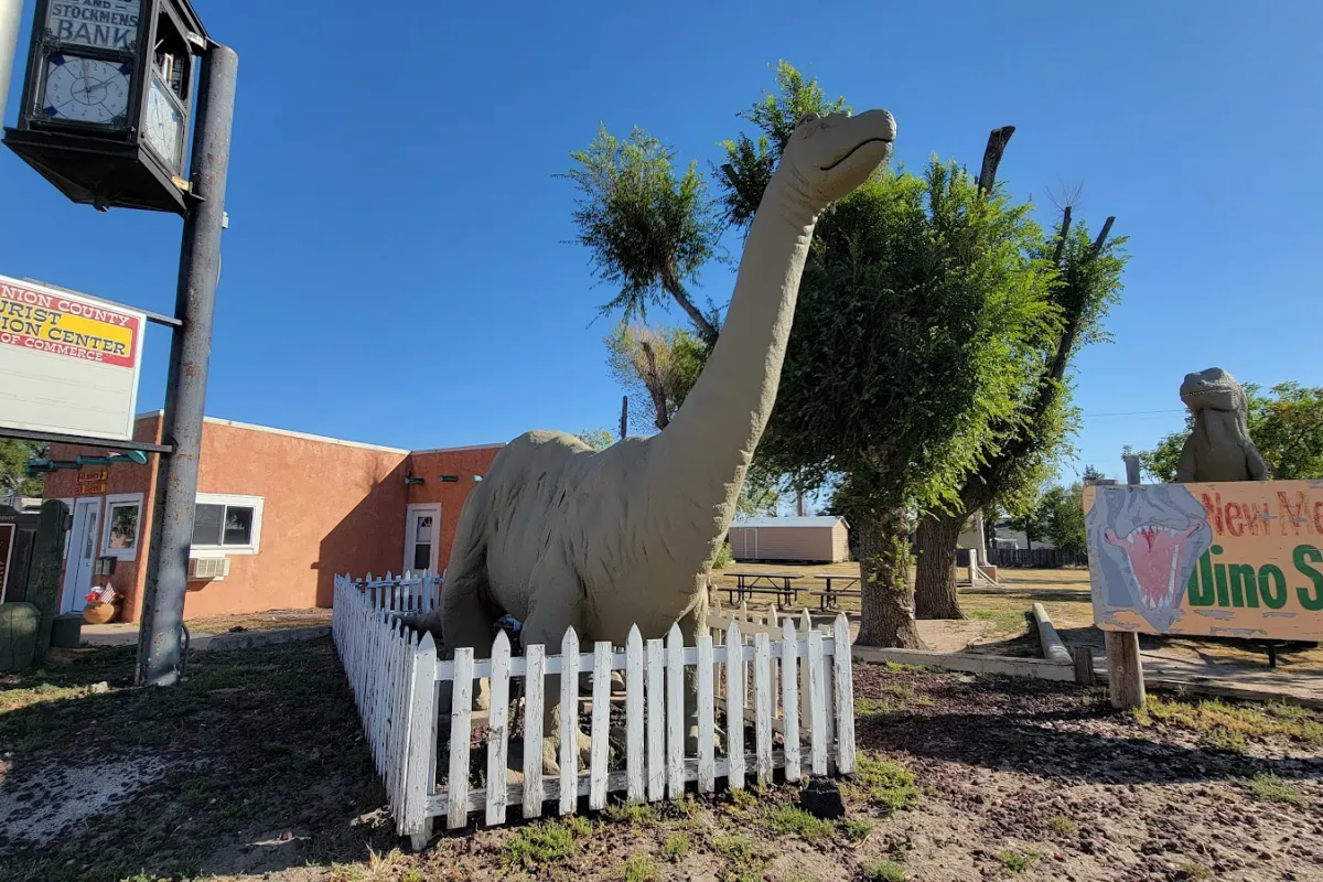 Dinosaur Statues photo 1