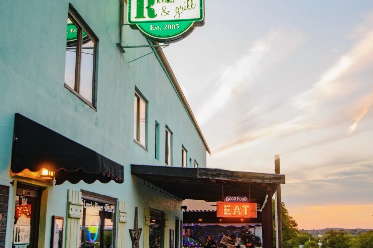 Rae's Rbar & Grill photo 1