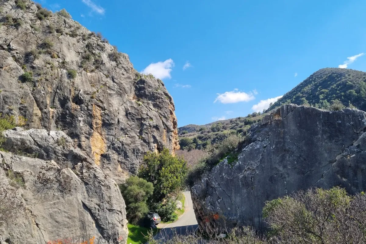 Rock of Chasampoulion photo 1
