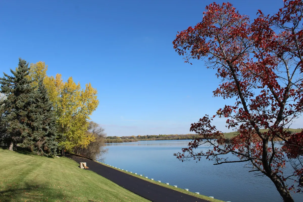 Wascana Lake photo 1