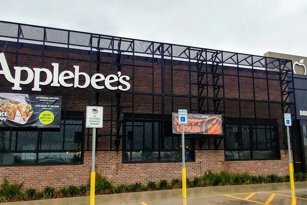 Applebee's Grill + Bar photo 1