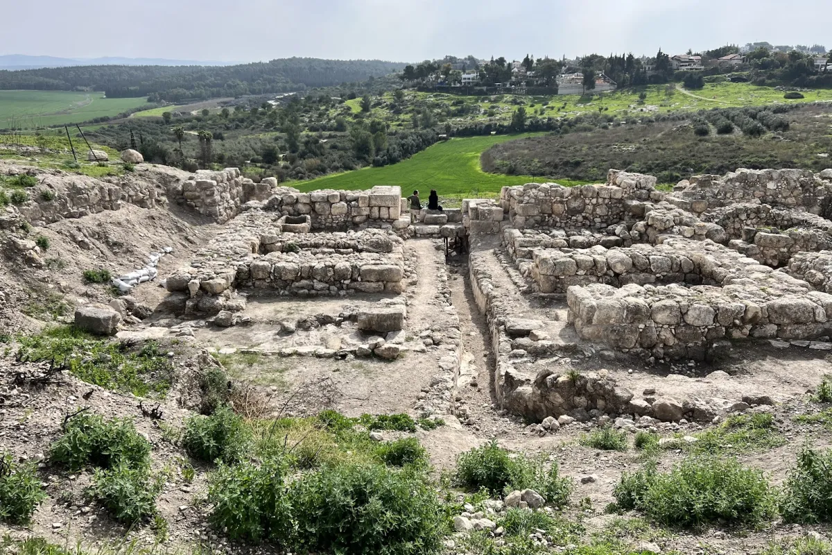 Tel Gezer photo 1