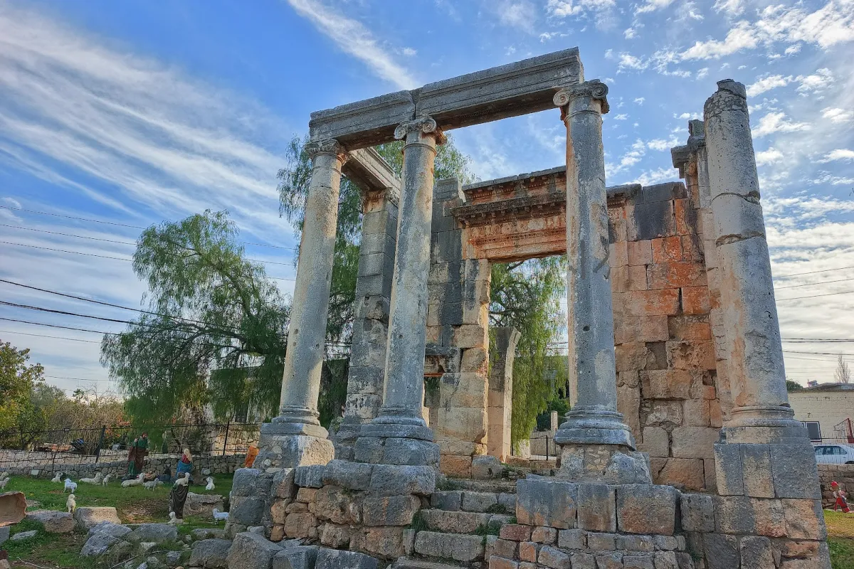 Bziza Roman temple photo 1