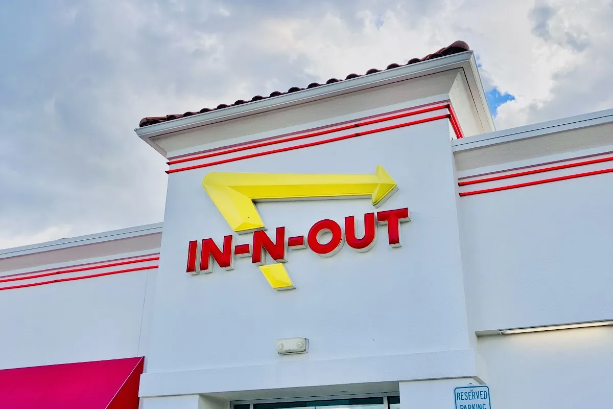 In-N-Out Burger photo 1