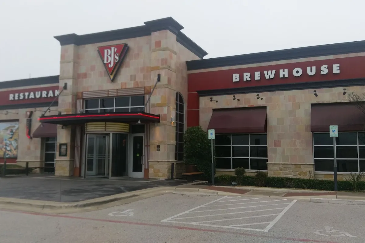 BJ's Restaurant & Brewhouse photo 1