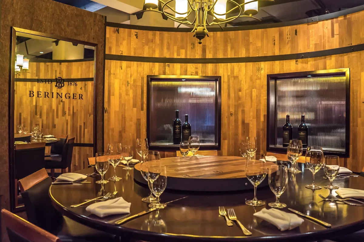 Vintage Chophouse and Tavern photo 1