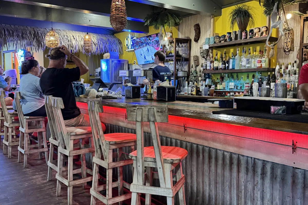 Lelo's Island Bar photo 1