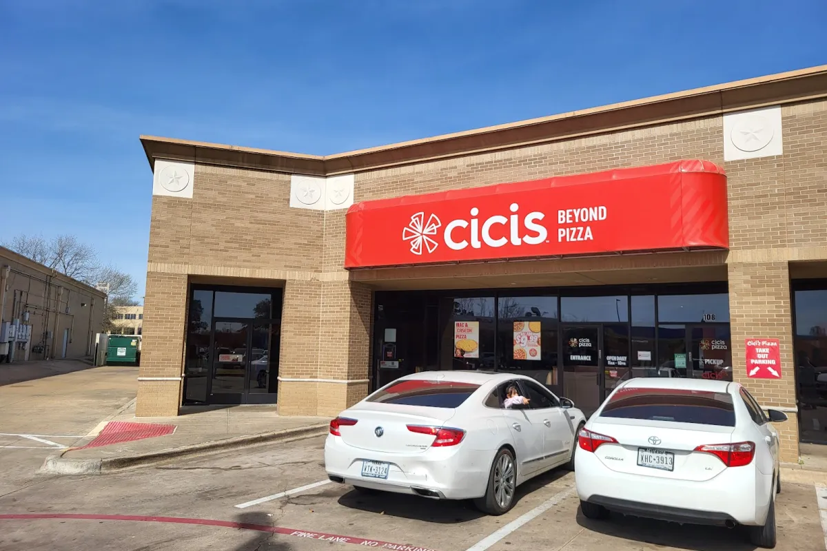Cicis Pizza photo 1