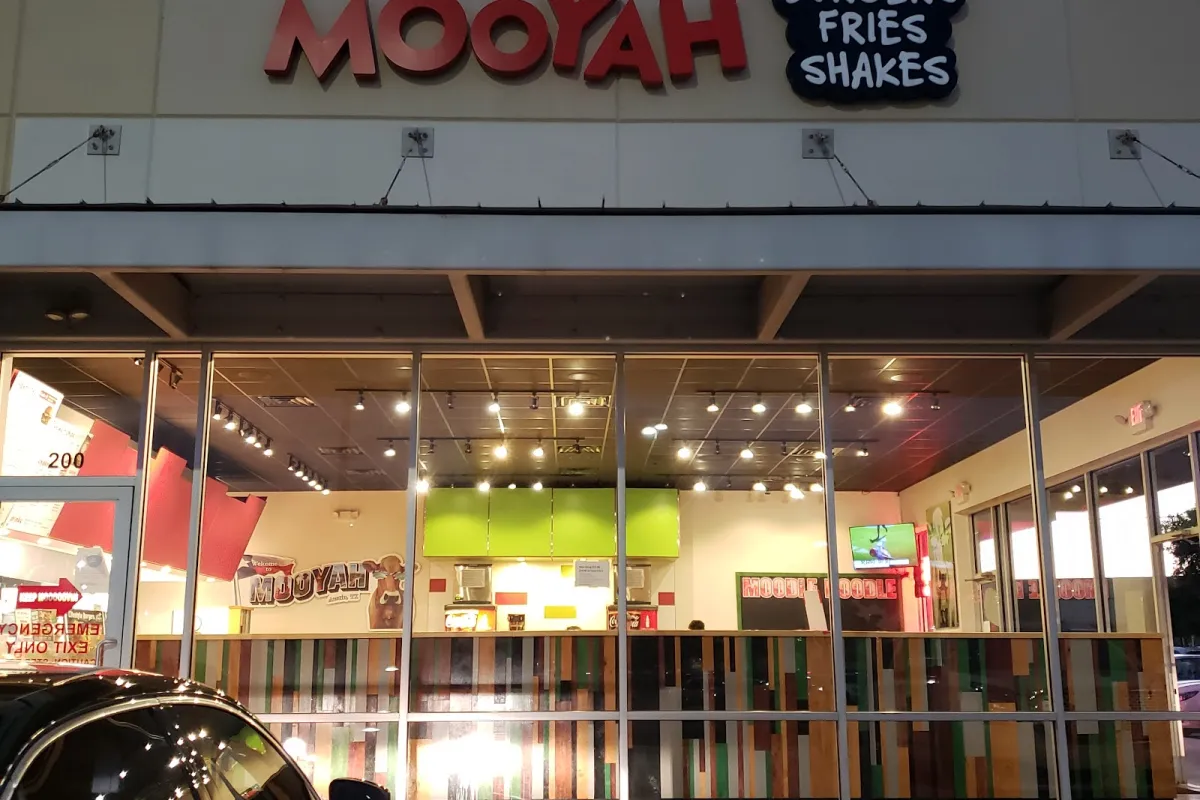 MOOYAH Burgers, Fries & Shakes photo 1
