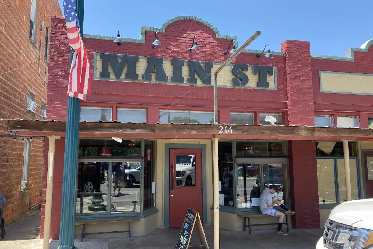 Main St. Pizzeria & Beer Garden photo 1
