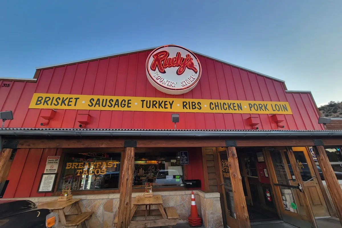 Rudy's "Country Store" and Bar-B-Q photo 1