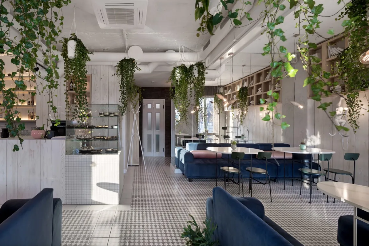 Garden resto bar photo 1