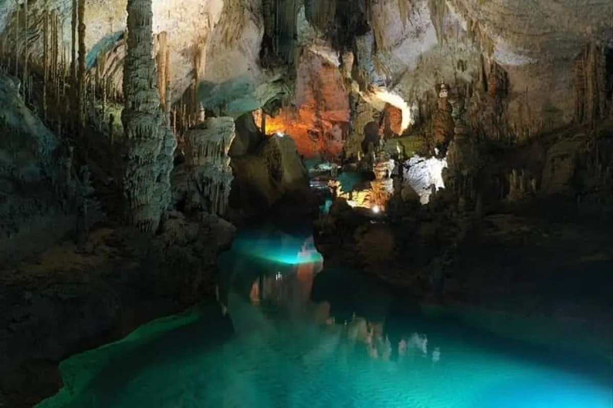 Jeita Grotto photo 1