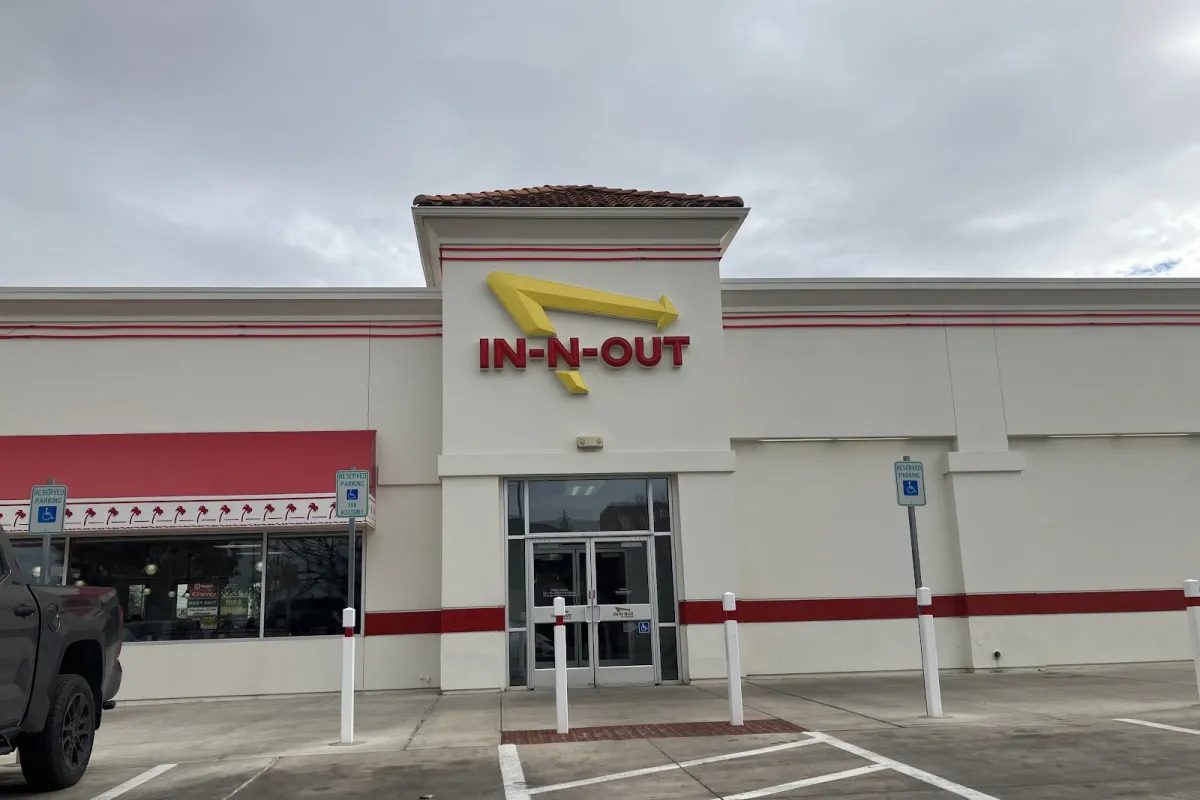 In-N-Out Burger photo 1