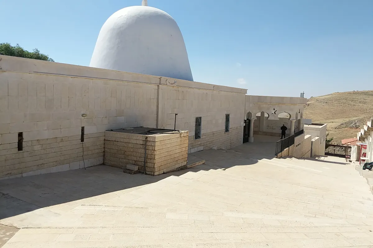 Nabi Habil Shrine photo 1
