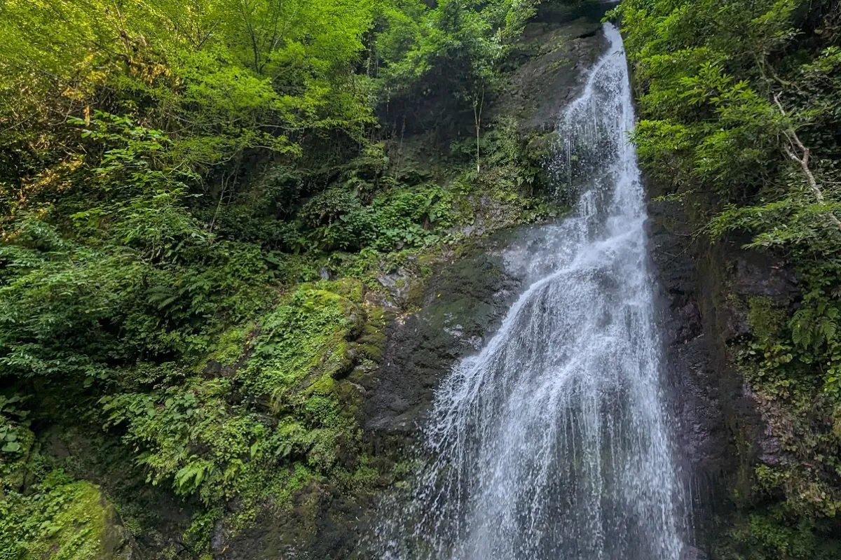 Tsablnari Waterfall photo 1