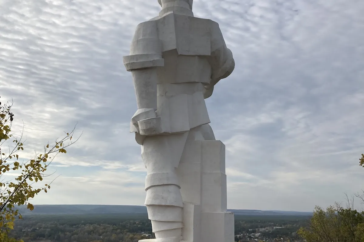 Pam'yatnyk Artemu photo 1