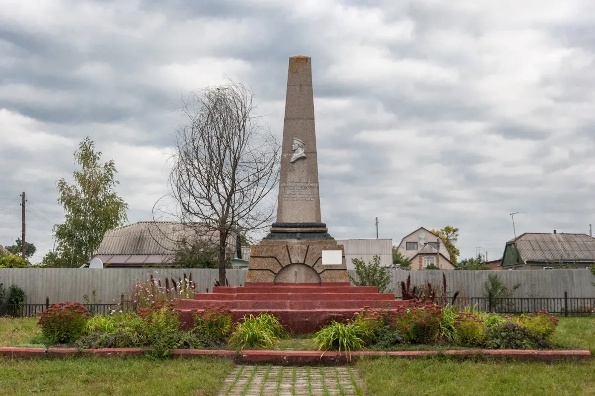 Пам’ятник Опанасу Матюшенку - керівнику повстання на панцернику «Потьомкін» photo 1