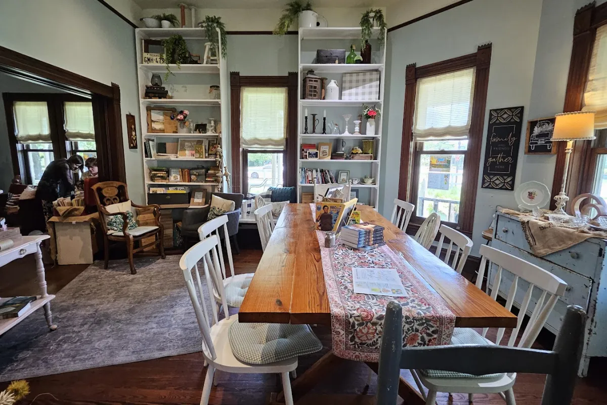 Farmhouse Coffee & Treasures photo 1