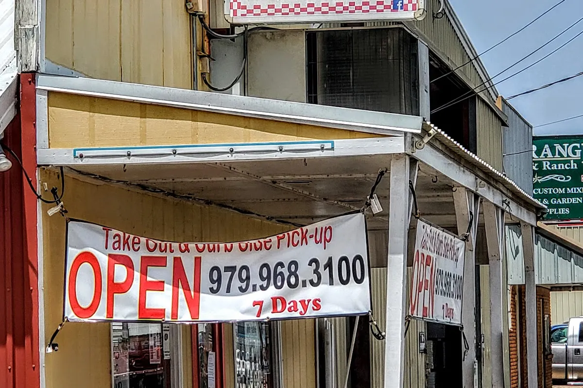 Reba's Deli and Pizzeria photo 1