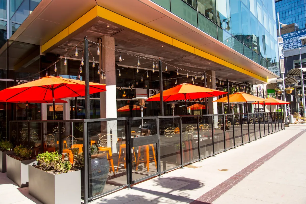 Browns Socialhouse | Portage photo 1