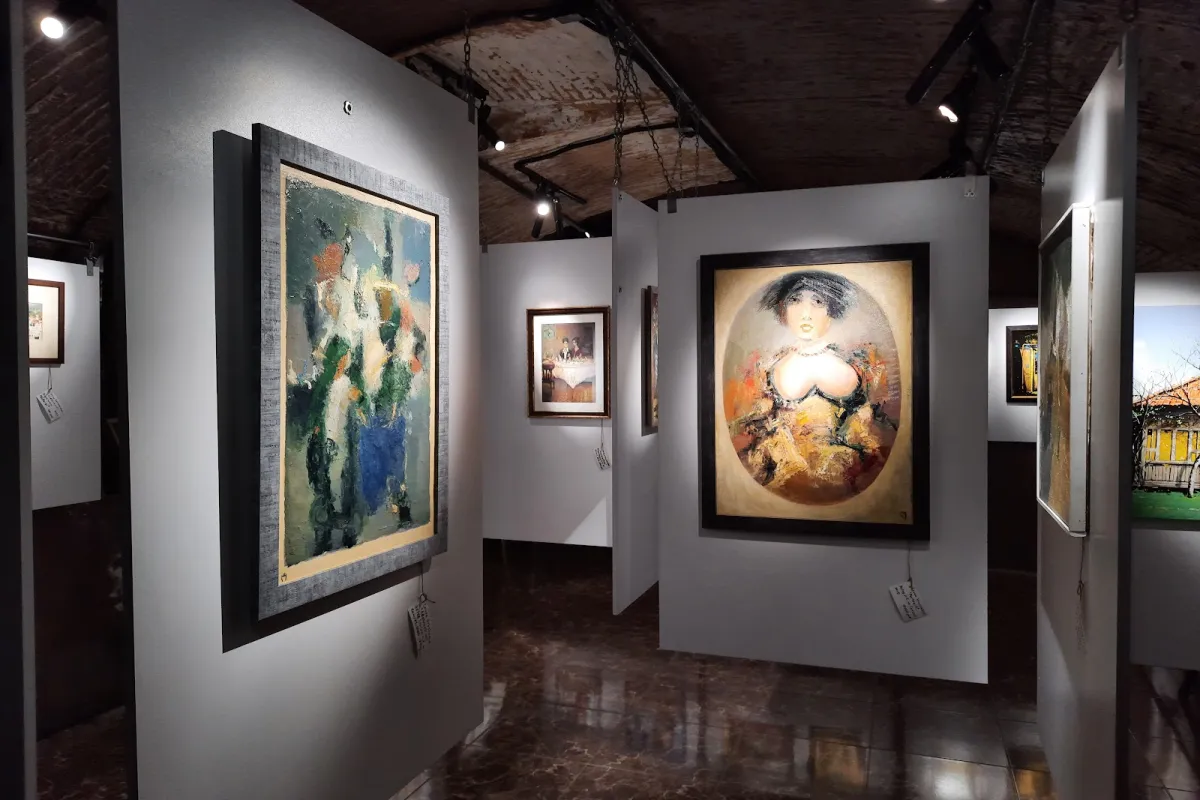 UHAB | art hub & wine bar photo 1