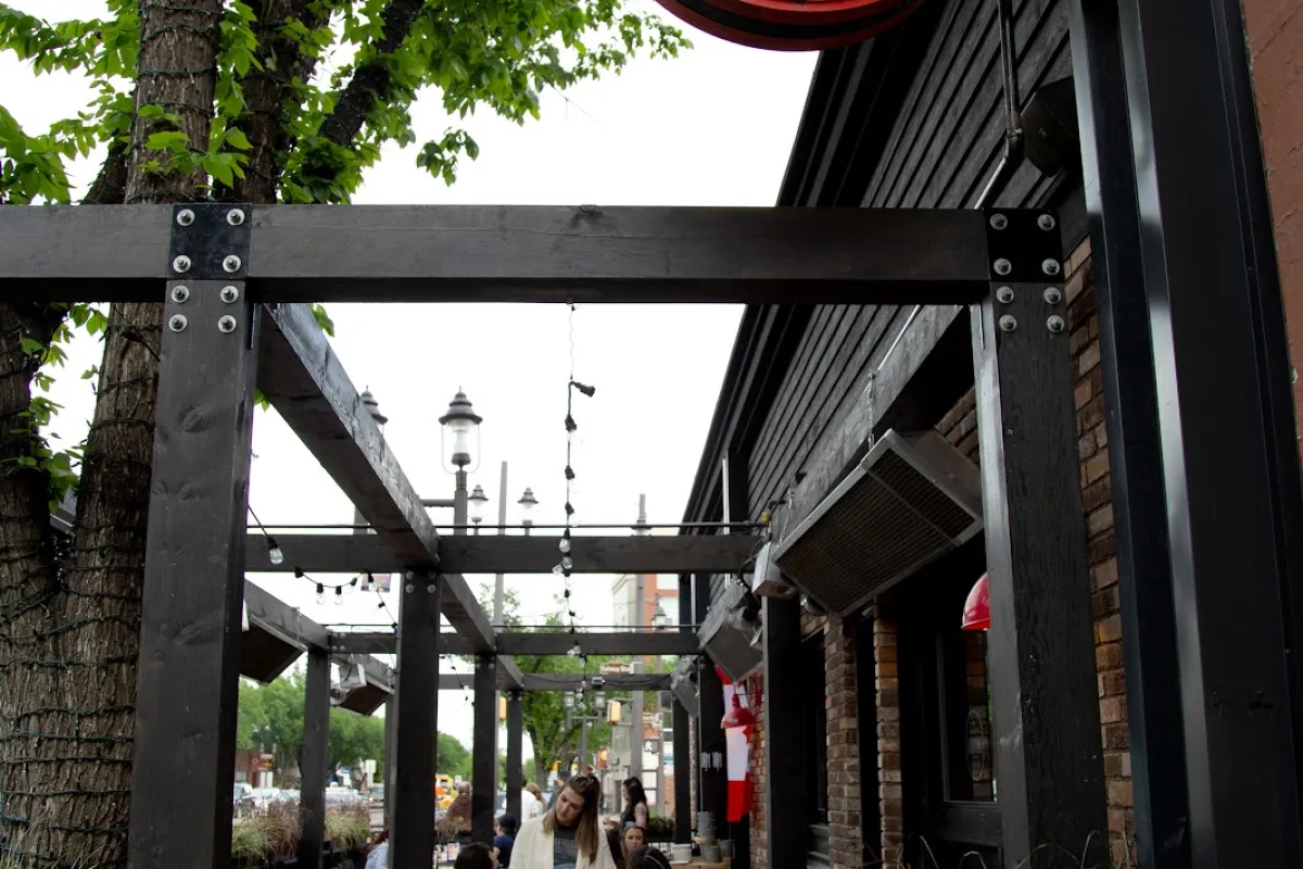 Hudsons Canada's Pub photo 1