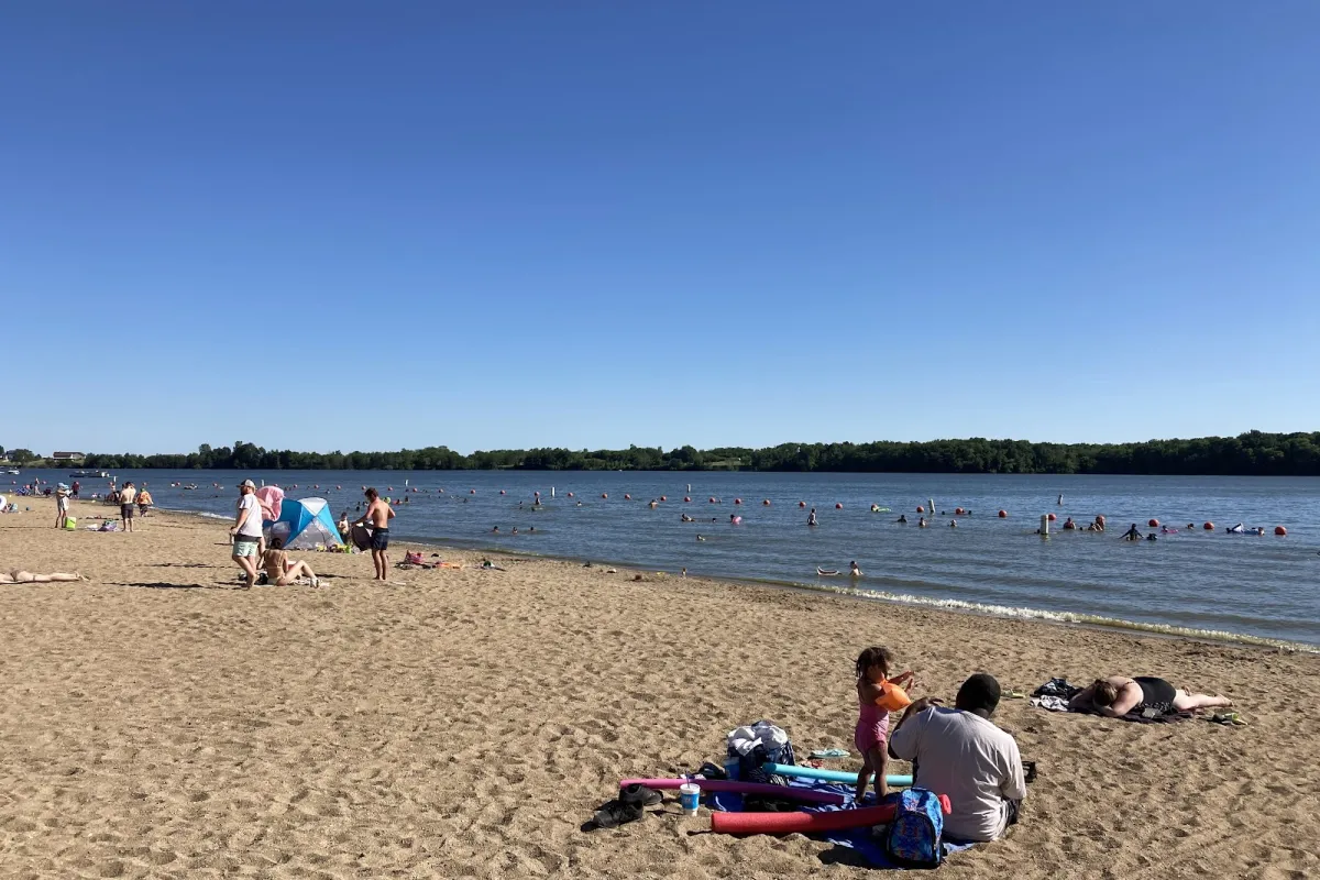 Clinton Beach photo 1
