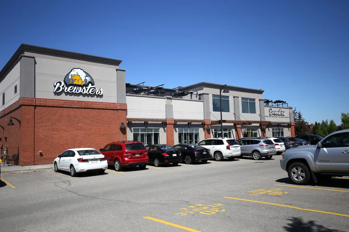 Brewsters Brewing Company and Restaurant - McKenzie Towne photo 1