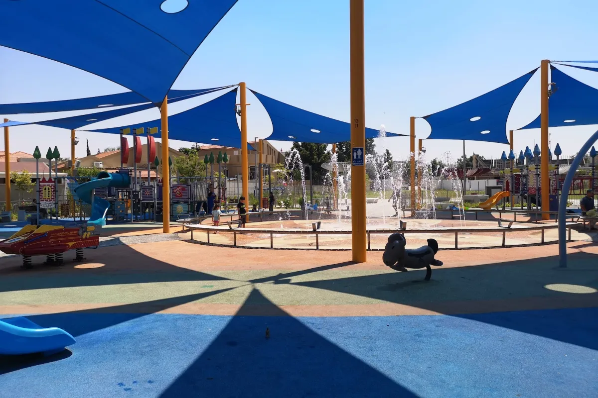 פארק קנדה photo 1
