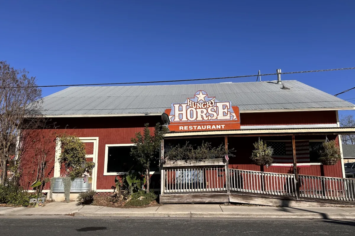 Hungry Horse Restaurant and Catering photo 1