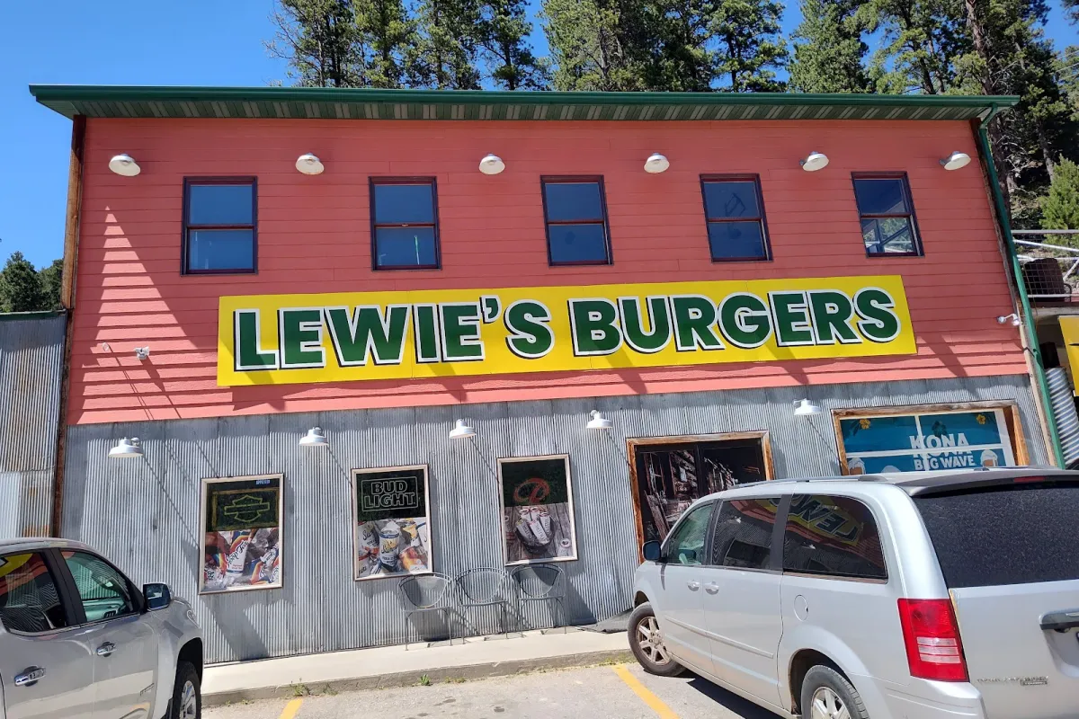 Lewie's Burgers & Brews photo 1